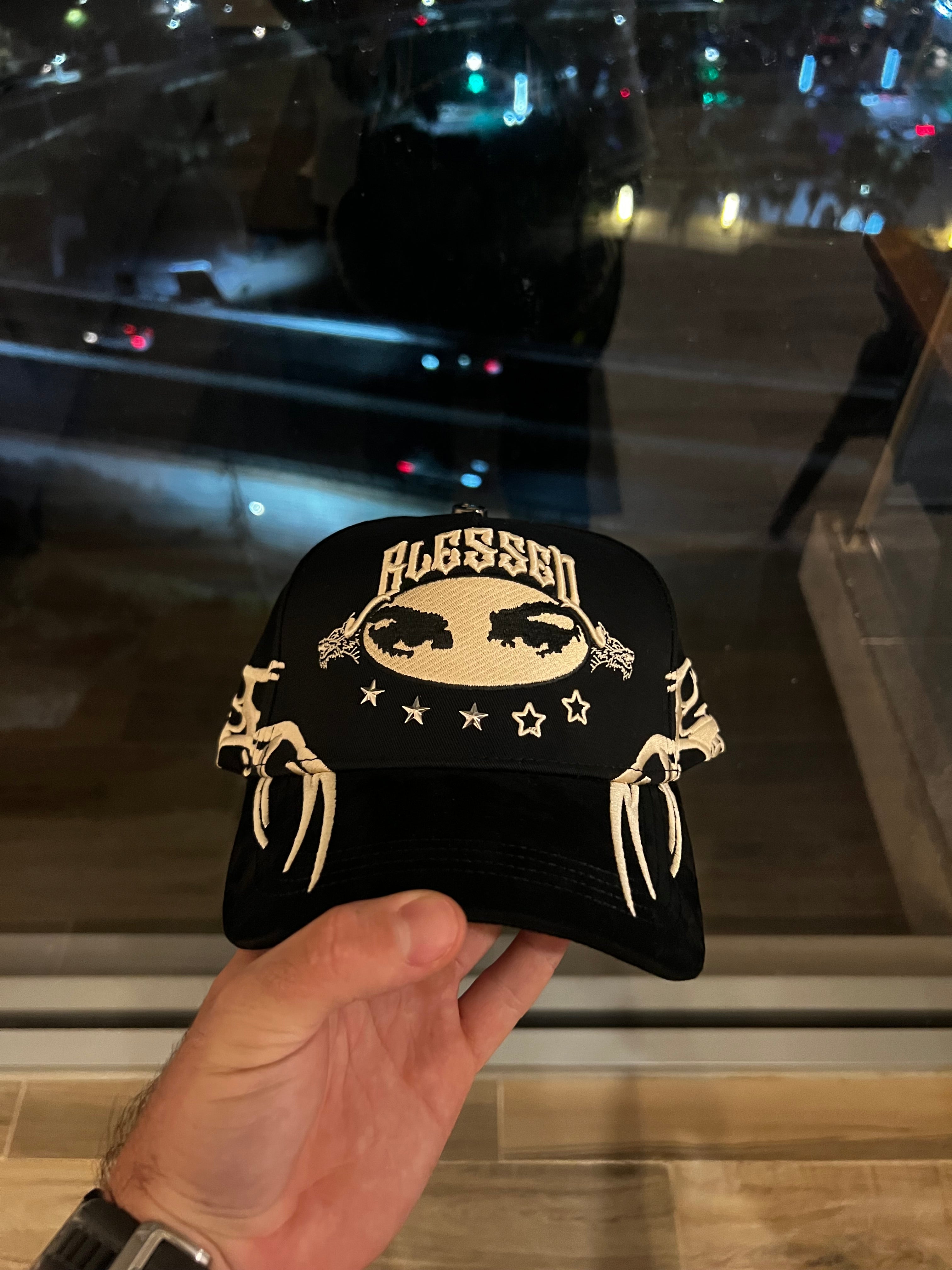 Gorra Baez X Shifu All Eyes On Me Negra Ojos Original Adriano Zendejas